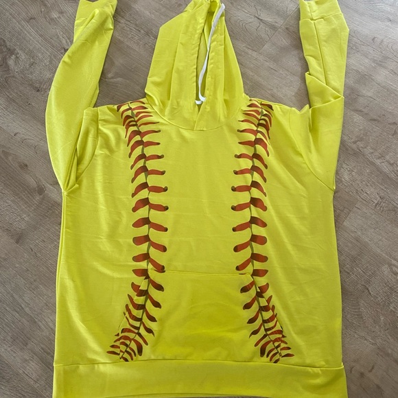 Tops - Softball themed graphic hoodie
Woman’s 3XL Drawstring
100% polyesterNeon yellow